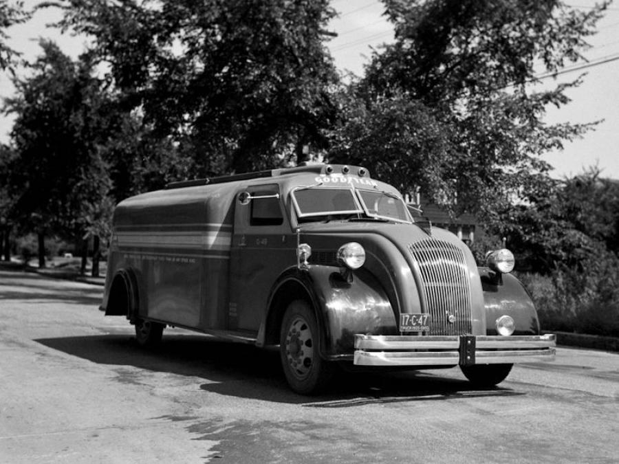 Dodge Airflow Special 1934 года  (фото 2 из 4)
